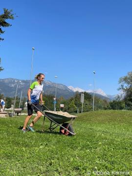 Pomoč pri urejanju športnih igrišč in igrišč pri kamniških šolah in vrtcih (25)